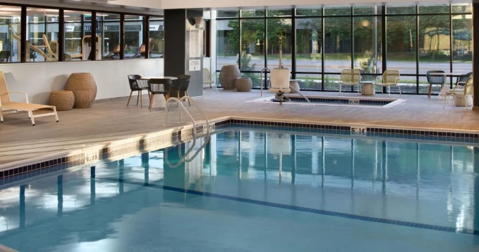 Best Hotels Near Mall of America with Pools for a Perfect Getaway
