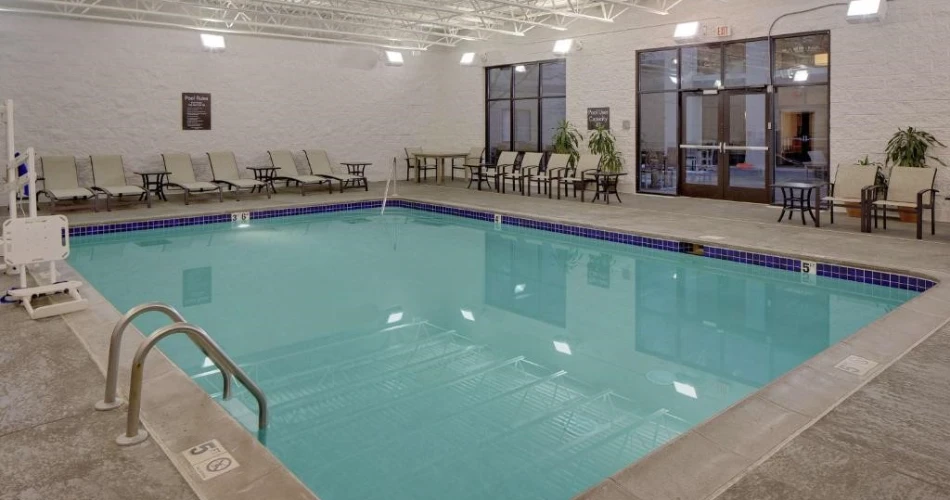 Best Hotels Near Mall of America with Pools for a Perfect Getaway