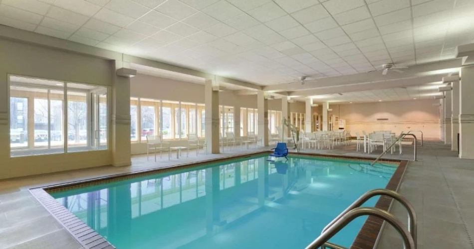 Best Hotels Near Mall of America with Pools for a Perfect Getaway