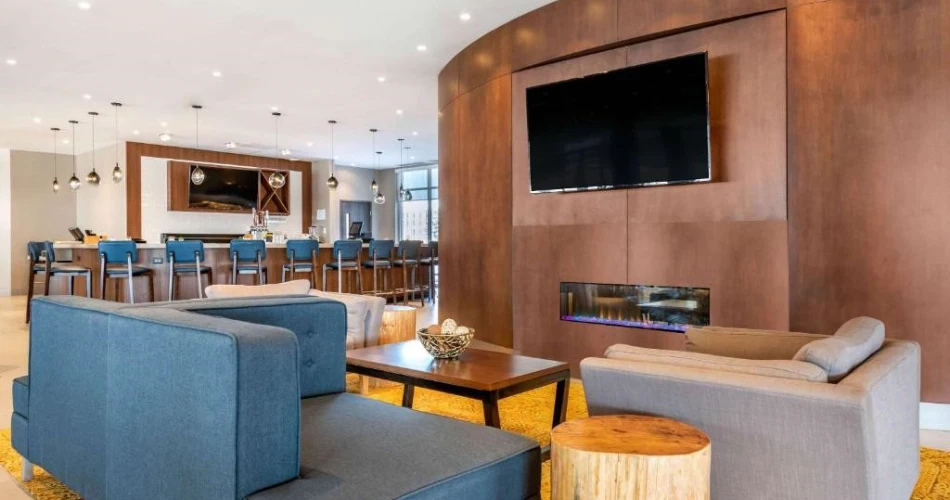 Best Hotels Near Mall of America with Pools for a Perfect Getaway